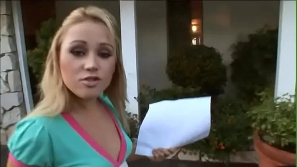 Unhappy blonde nympho Sindee Jennings asked her neighbour if he had seen her little dog