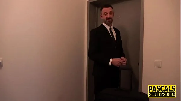 Dominated sub squirts