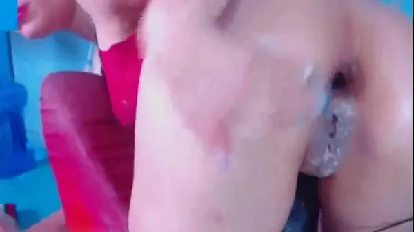 Camgirl destroys her Ass With Anal Squirt