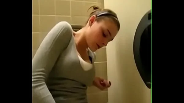 Quickly cum in the toilet