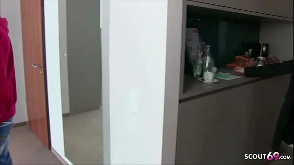 German MILF - Arztin Kissi Kiss beim Gruppensex bei der Musterung Deutsch