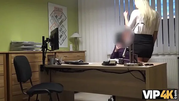 VIP4K. Nathaly ist bereit fur Sex mit Fremden, um leichtes Geld zu bekommen