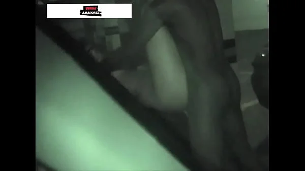 Corno realiza fantasia e grava vídeo da noiva fazendo sexo com zelador, no estacionamento do edifício que reside