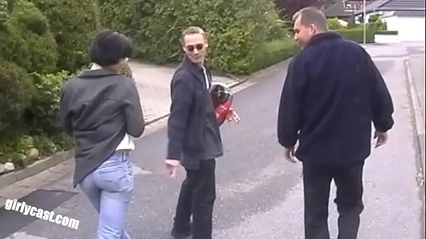 Lisa and her cuckold outdoor threesome