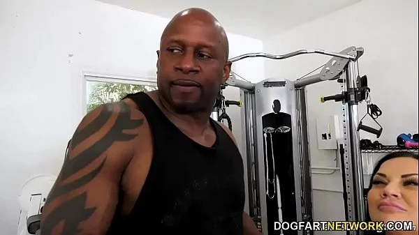 Busty Housewife Jasmine Jae Gets DP'd By Black Trainers