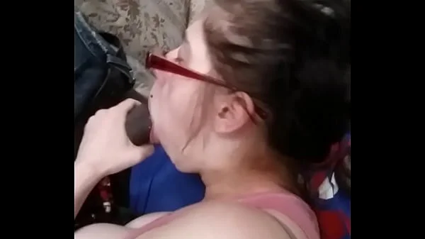 Bigtit White girl sucking bbc