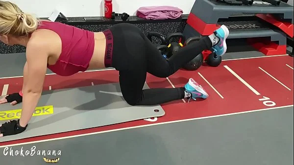 Fitness teen get creampied after workout