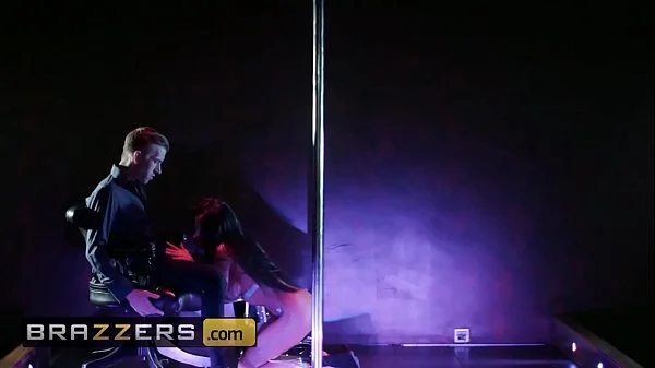 (Madison Ivy, Danny D) - Pixel Whip Strip - Brazzers