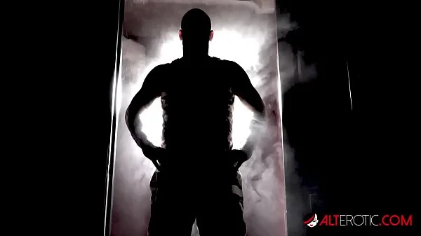 HO HUNTERS - Tattooed ghost Amber Luke wants to fuck