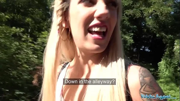 Public Agent Sophia Grace fucking in a tunnel by a big cock