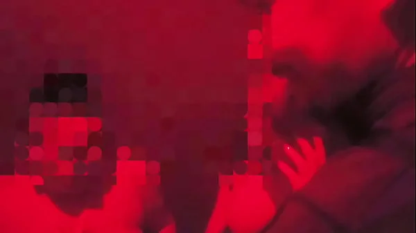 Hotwife foi sozinha na casa de swing e deixou o cuckold em casa, transou com o solteiro e depois deu para o marido