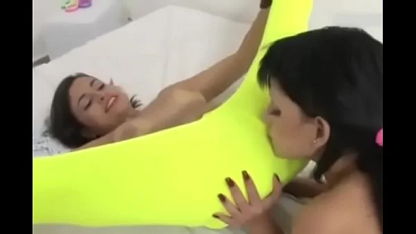 2 Lesbians Gas Eachother