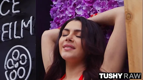 TUSHYRAW Valentina Opens Her Ass Wide For Hard Cock