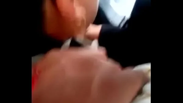 Cojiendo a la poli en su trabajo