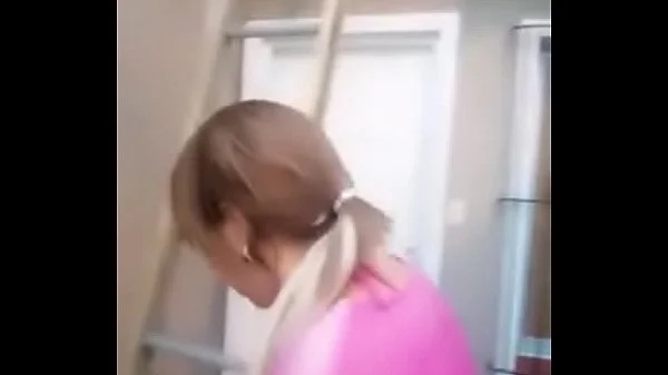 Señora latina en tanga