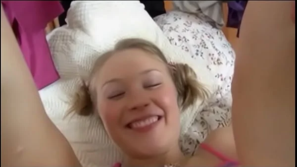 Maya and Trinity Fun Balloon Trick