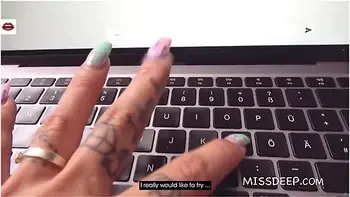 Halloween Prank Goes Wrong: Cosplayer Gets Batman Dick: Harleen Van Hynten