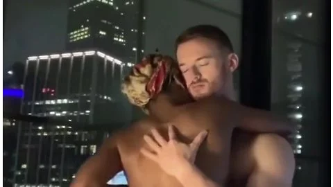 Fitness Model Gets Her Big Ass Fucked On Nyc Rooftop (public!)