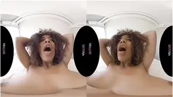 E Hangout In My Bedroom!