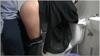 Afghani Immigrant Lets Black Sainsburys Coworker Cum In Her Mouth