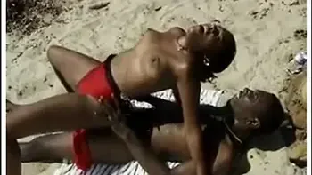 black milf with hairy pussy enjoy bbc at beach