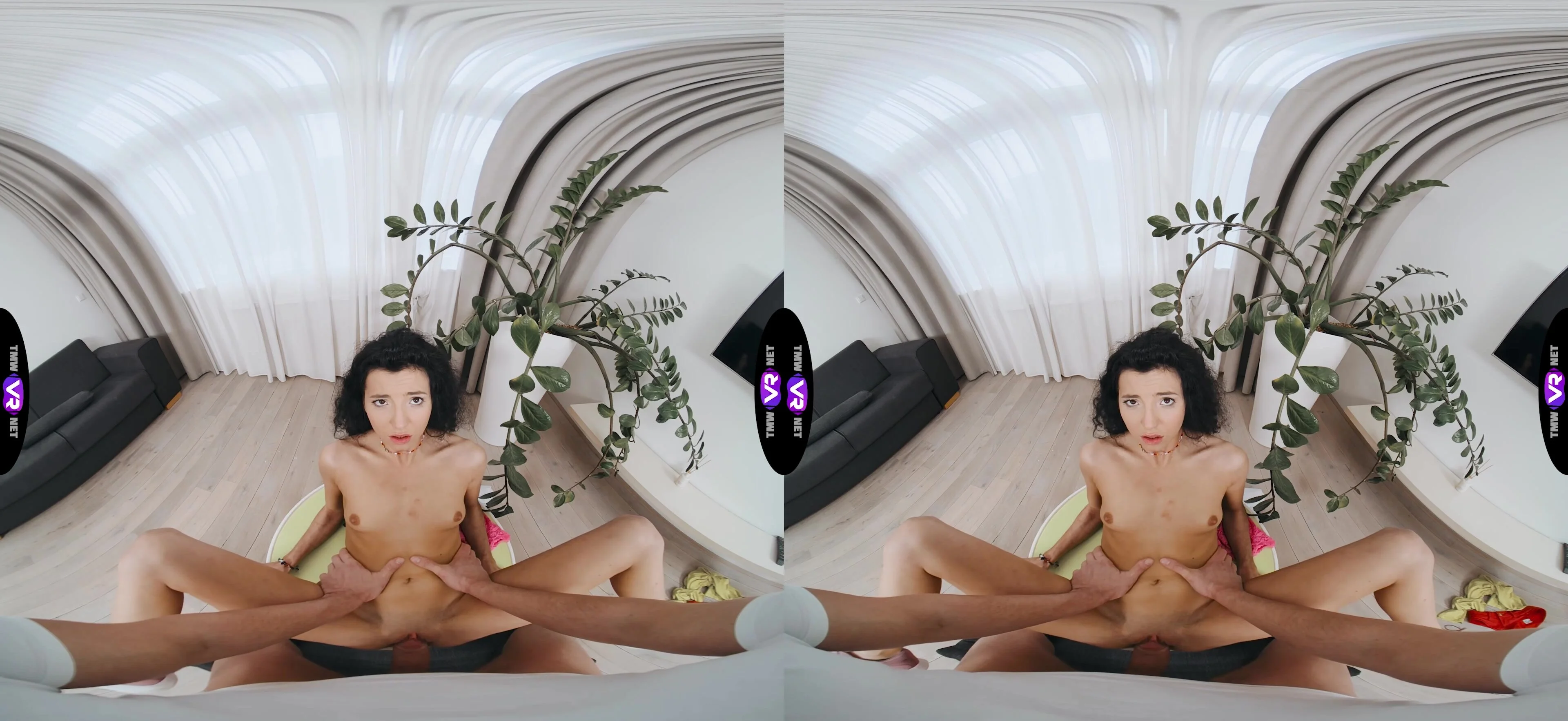 Mini Mitzi’s virtual reality experience is damn hot!