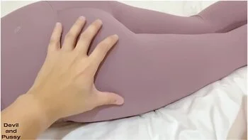 中出瑜伽女教练把白酱骑出来creampie Yoga Girl