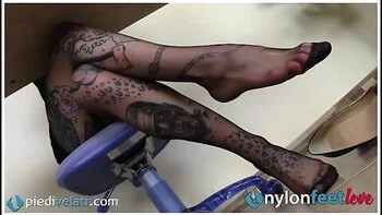 La Secretary In High Heels And Stockings Puts You Under The Table