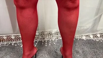 Mature Blonde Mrs MF Shows Off Huge Natural Tits and Pussy in Nylon Stockings