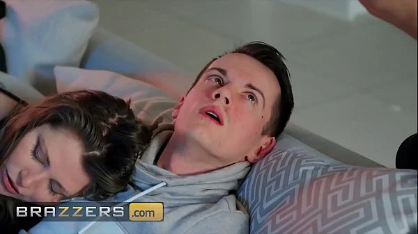 (Sam Bourne) Cant Get Physical With His Girlfriend But He Is Horny For Her (Michelle Thorne) - Brazzers