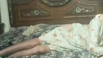 An Indian Sexy Girl Playing With Herself At Cam Site Live Streaming Video