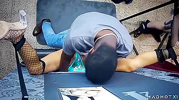 White Desert For Black Guest