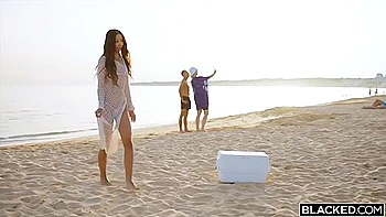 Temptress Lia Has Bbc Threesome With Coworkers