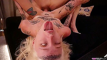 Teen Fidelity In Show You The Moon