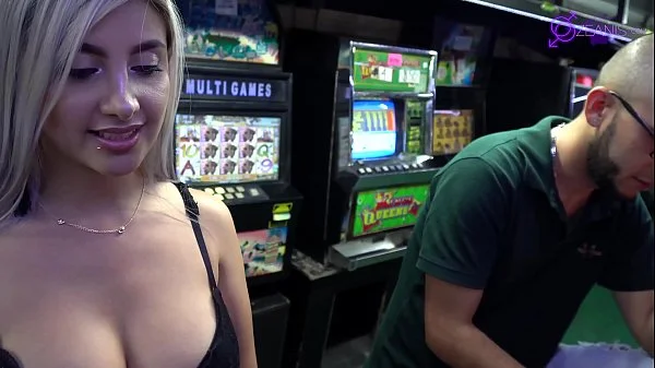 Casino con latinas calientes #1(soldier huge cock y Ashley Grey X)