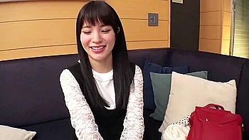 スレンダーボディが美しいブルマ姿の美人女子大生が欲求不満でAV出演