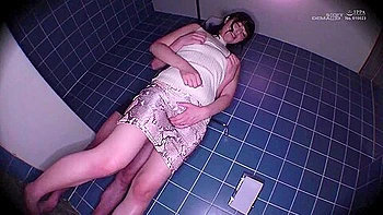 04J2822-Big tits mature woman flirting in the bath with a young man