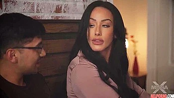 Stepson Wanted To Relax And Fucked Gorgeous Stepmother