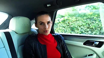 Leila and Jade have a little secret... - Jacquie et Michel TV