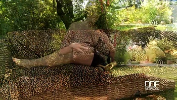 Busty babe has sweet toes, too