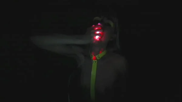 kelly copperfield deepthroats LED glowing dildo on webcam