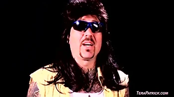 Dane Cross, Jay Lassiter And Tera Patrick In Cougar Uses Her Huge Boobs To Seduce The Gardener