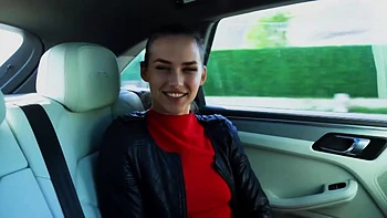 Leila and Jade have a little secret... - Jacquie et Michel TV