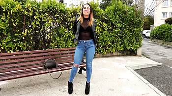 Pam, 25, sports coach in Manosque! - Jacquie et Michel TV