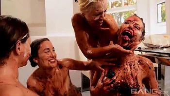 Adriana Chechik, Sarah Vandella And Hope Howell - Messy Girls - Foot Fetish Xxx