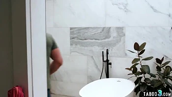 Fatty Wife Copulated In The Shower With Codi Vore