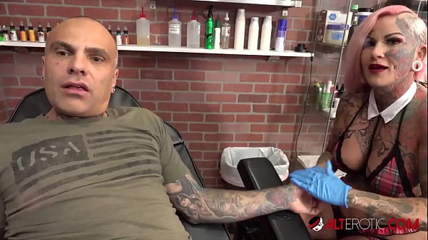 Big titty Evilyn Ink tattoos Sascha then gets fucked