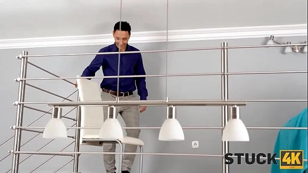 STUCK4K. Beautiful curvaceous babe cant get out so a hung man helps her