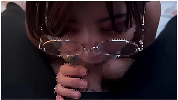 Girl With Glasses Doing A Blowjob While Making Erotic Sounds And Getting A Lot Of Sperm