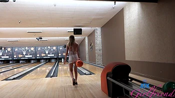 Dez Hansen gets her shaved pussy eaten and stuffed